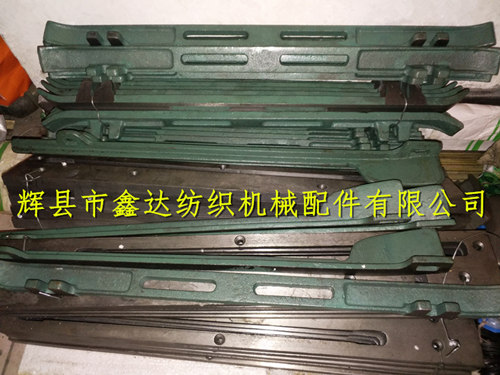 織布機(jī)梭箱蓋板3305、擋板3306、底板3307